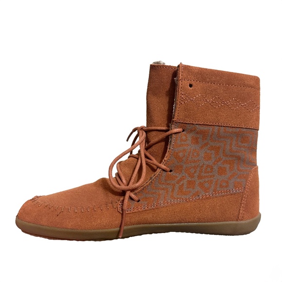 NWT Vans “Maraka” Fleece Lined Boot - Picture 1 of 5